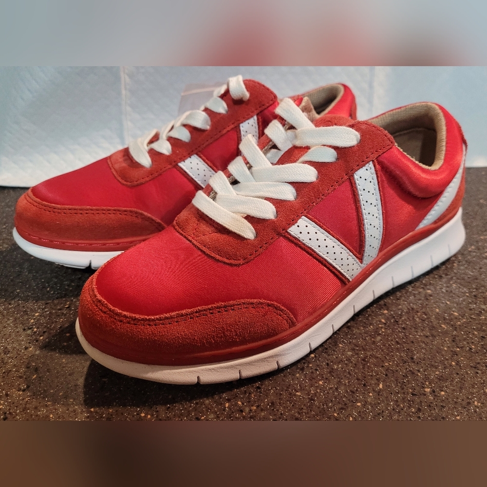 Vionic Womens Ansel Nyln Red Walking Shoes Size 5
